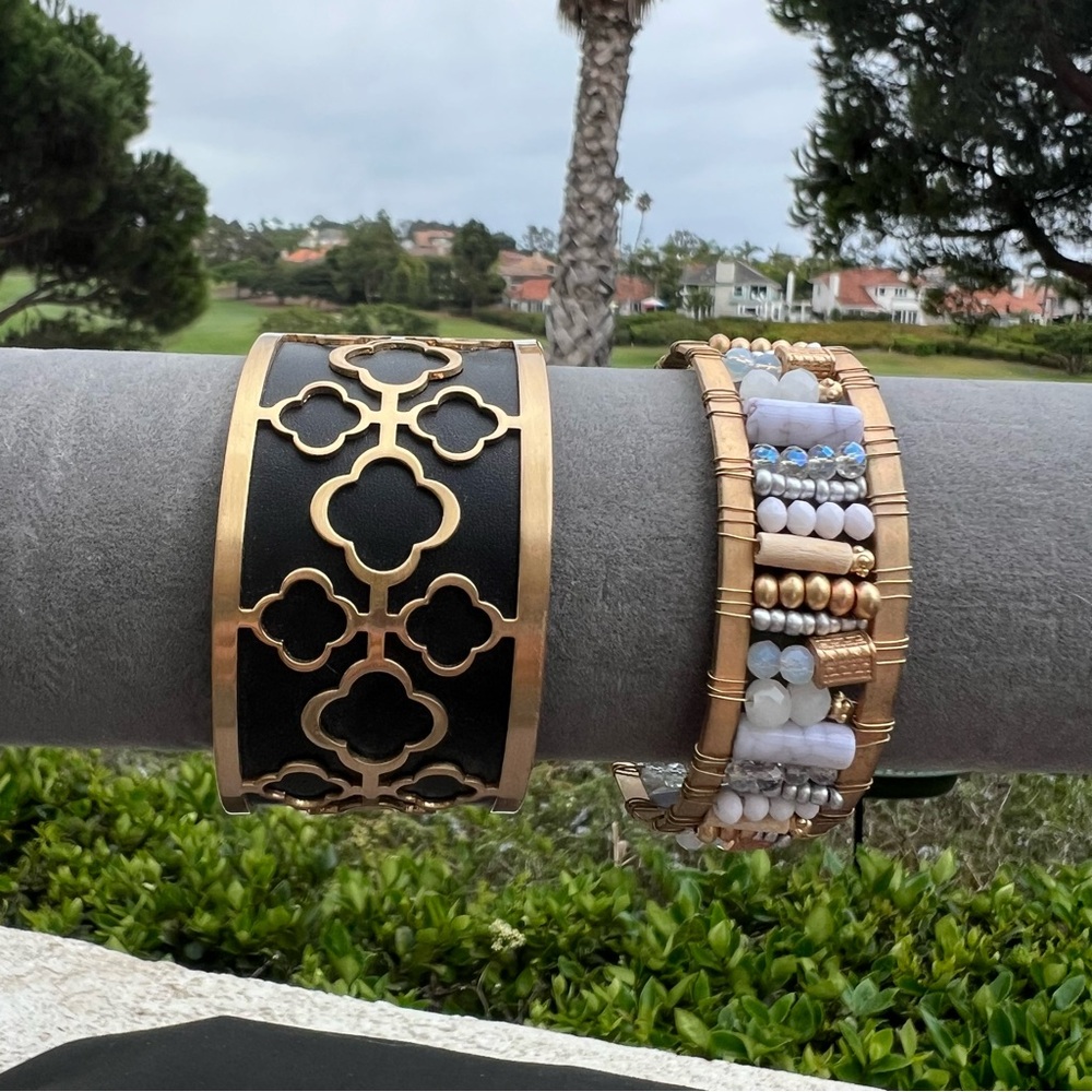 Set of 2 Cuff Bracelets – Elevate Any Outfit! ✨
